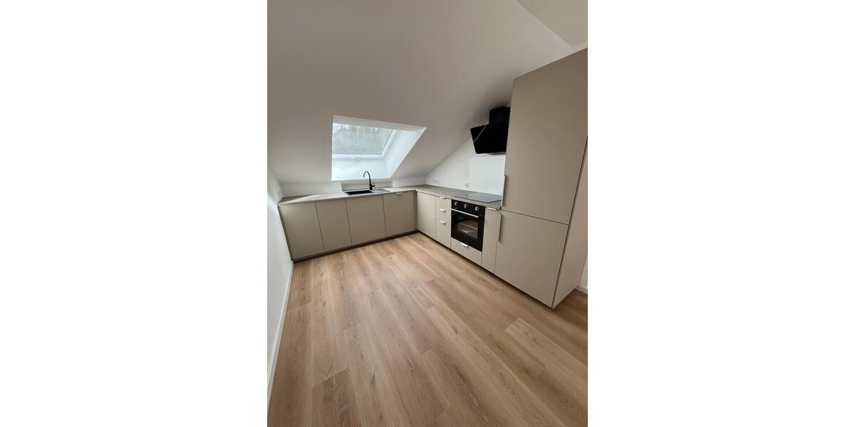 Dachgeschoßwohnung Kornwestheim - 3 Zimmer, 55 m&sup2;, 1.100&euro; | Angebot:27591475