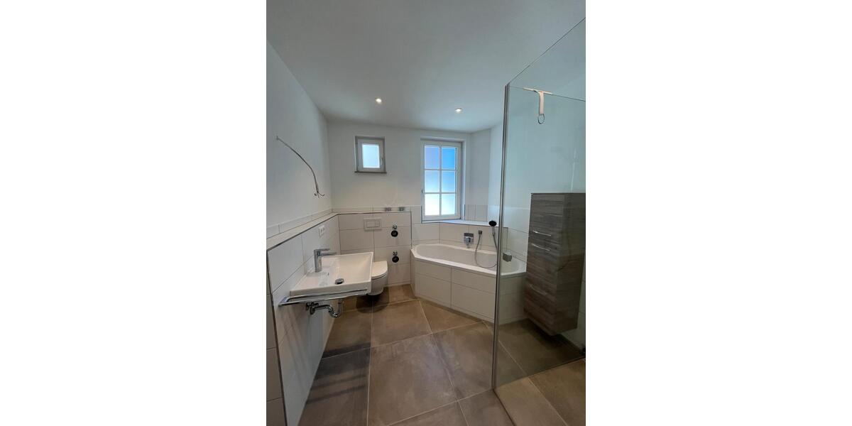 Hochparterre Bietigheim-Bissingen Bissingen - 5 Zimmer, 98 m&sup2;, 2.100&euro; | Angebot:24339014