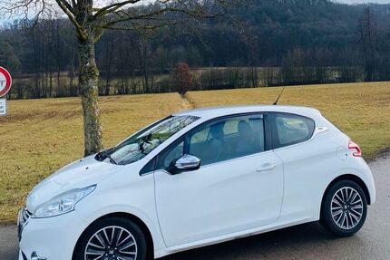 Peugeot 208 147.000 km 5.990 &euro; Gärtringen 71116