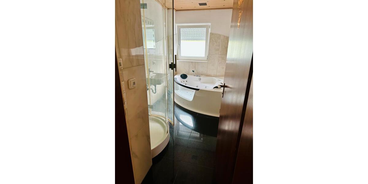 Erdgeschoßwohnung Calw - 4 Zimmer, 147 m&sup2;, 1.176&euro; | Angebot:26136041