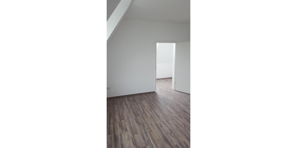 Dachgeschoßwohnung Stuttgart Stuttgart-Süd - 3.5 Zimmer, 89 m&sup2;, 1.398&euro; | Angebot:24817764