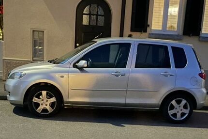 Mazda 2 124.000 km 2.300 &euro; Bietigheim-Bissingen 74321