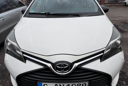 Toyota Yaris 53.000 km 8.900 &euro; bad cannstatt 70372