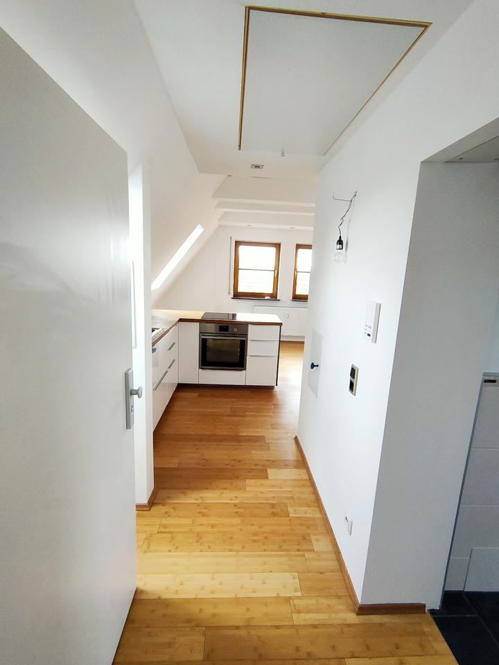 Lichtdurchflutete Single-Wohnung in zentraler Lage