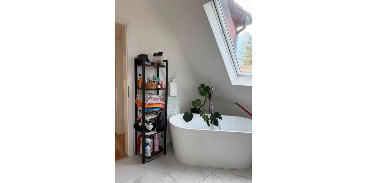 Dachgeschoßwohnung Reutlingen Orschel-Hagen - 3 Zimmer, 57 m&sup2;, 1.050&euro; | Angebot:27611736