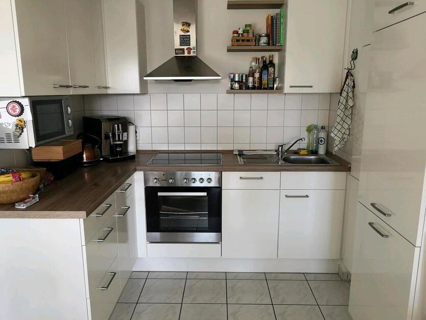 Stilvolle und moderne 2-Raum-DG-Wohnung mit EBK in Freiberg am