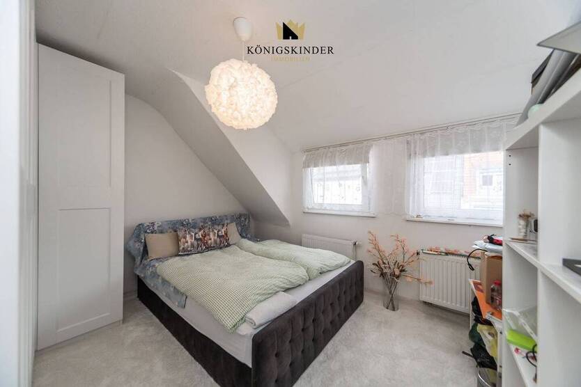 Einfamilienhaus mit Potential: 6 Zimmer, großes Grundstück, schöner Garten. Ihr neues Zuhause?