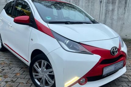 Toyota Aygo (X) 62.690 km 10.490 &euro; Stuttgart 70378