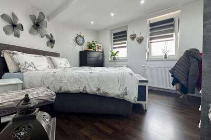 Haus zum Kaufen in Nürtingen 280.000 € 114.63 m² 5 zimmer