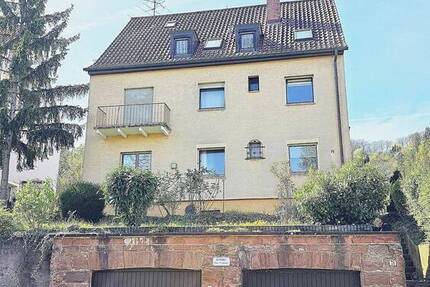 Mehrfamilienhaus mit drei Wohneinheiten, zwei Garagen und herrlichem Blick!!! 9 zimmer