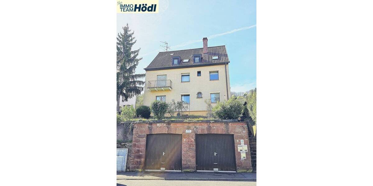 Mehrfamilienhaus mit drei Wohneinheiten, zwei Garagen und herrlichem Blick!!! 9 zimmer