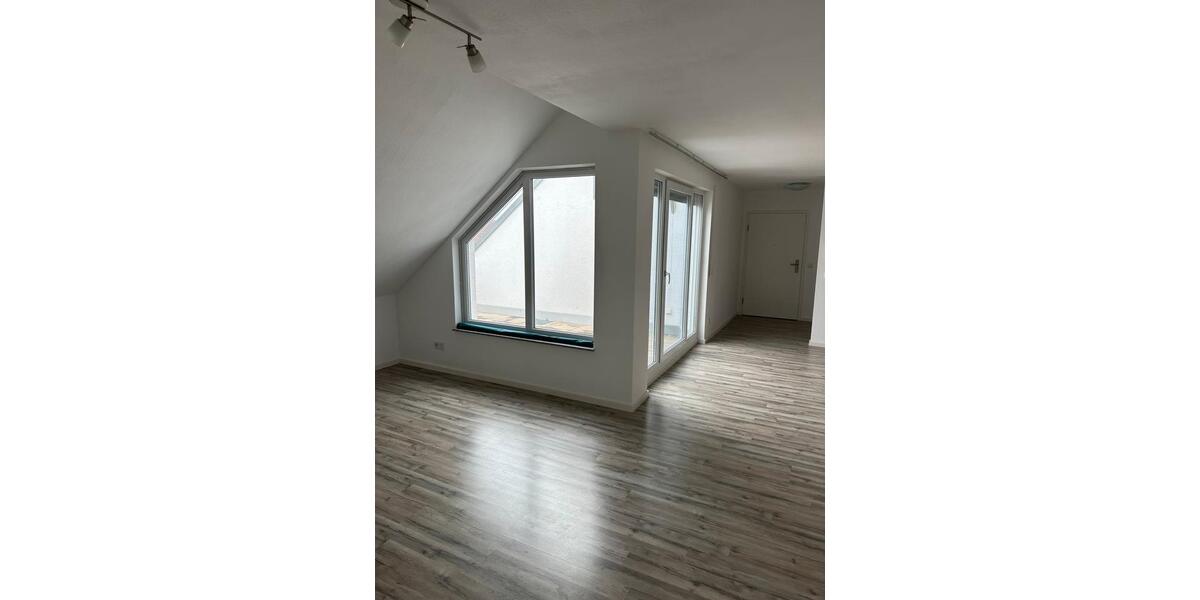 Dachgeschoßwohnung Steinenbronn - 3.5 Zimmer, 103 m&sup2;, 1.750&euro; | Angebot:26368773