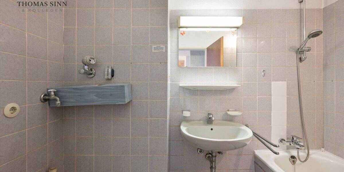 Modernisierungsbedürftige 3,5 Zimmer Wohnung mit schönem Blick ins Grüne - Sofort frei! 3 zimmer