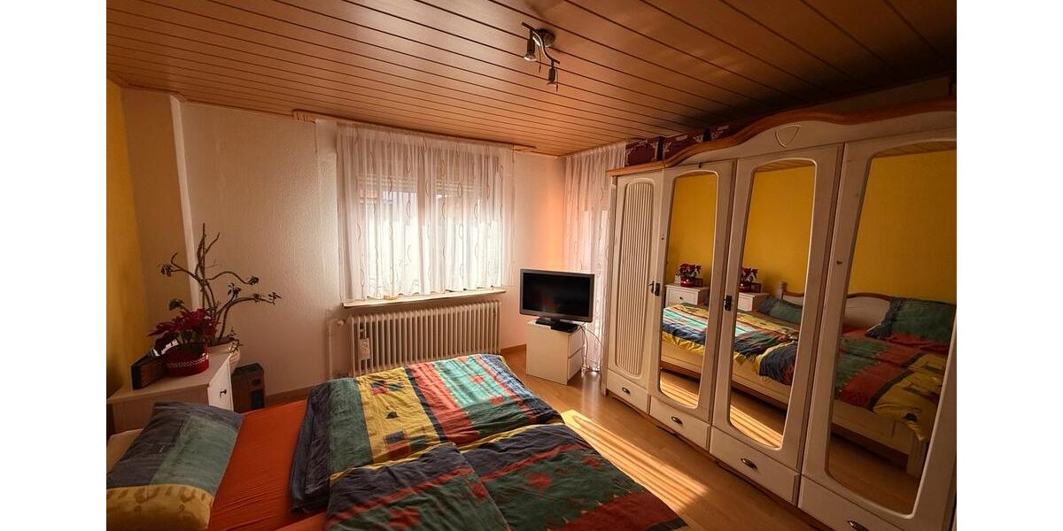 Mehrfamilienhaus, Wohnhaus Pforzheim Eutingen - 7 Zimmer, 175 m&sup2;, 599.000&euro; | Angebot:25510335