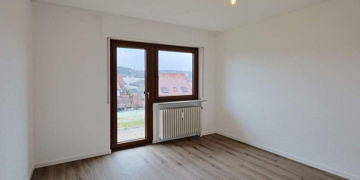 Etagenwohnung Weissach - 3 Zimmer, 95 m&sup2;, 990&euro; | Angebot:25682077