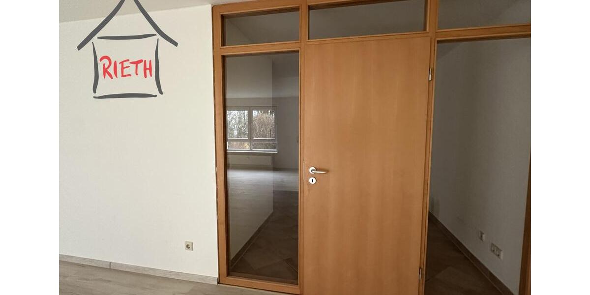 Erdgeschoßwohnung Ludwigsburg Eglosheim - 5 Zimmer, 145 m&sup2;, 1.650&euro; | Angebot:23820195