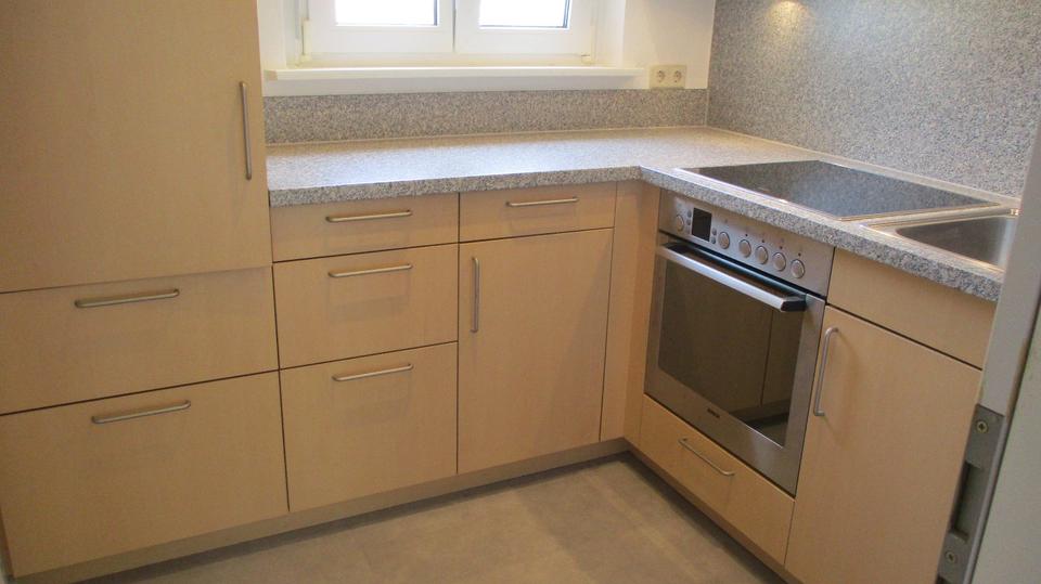 Dachgeschoßwohnung Stuttgart Degerloch - 2.5 Zimmer, 57 m&sup2;, 298.000&euro; | Angebot:24653953