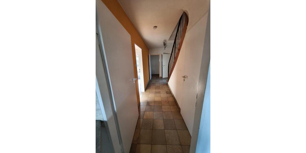 Doppelhaushälfte Ostfildern - 5.5 Zimmer, 135 m&sup2;, 1.850&euro; | Angebot:24371025