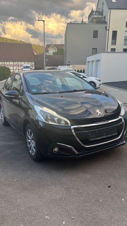 Peugeot 208 102.300 km 5.500 € Wildberg 72218