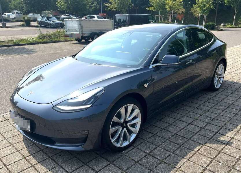 Tesla Model 3 64.000 km 25.999 € Kornwestheim 70806