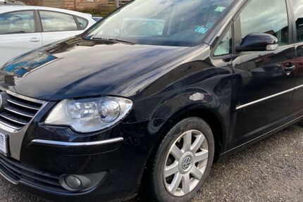 VW Touran 172.757 km 2.995 € Altensteig 72213