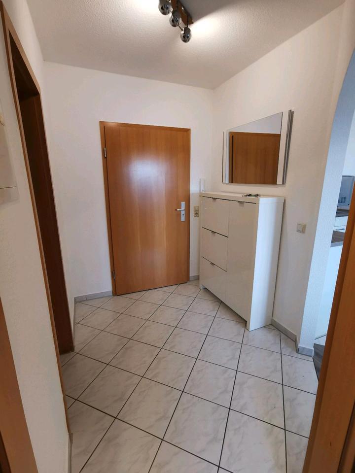 Stilvolle und moderne 2-Raum-DG-Wohnung mit EBK in Freiberg am