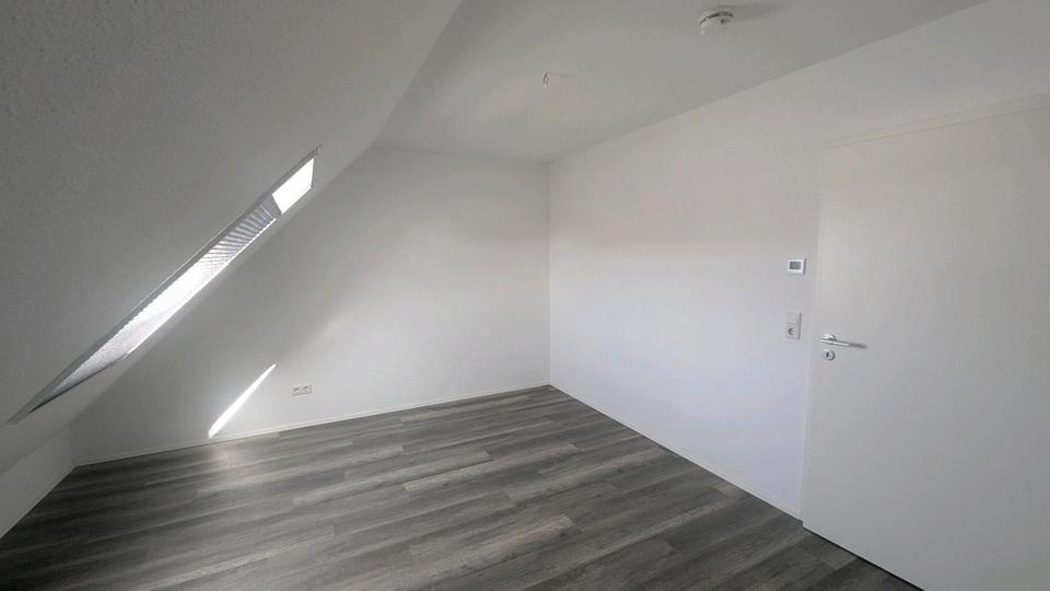 Dachgeschoßwohnung Deckenpfronn - 3.5 Zimmer, 74 m&sup2;, 399.000&euro; | Angebot:25939254