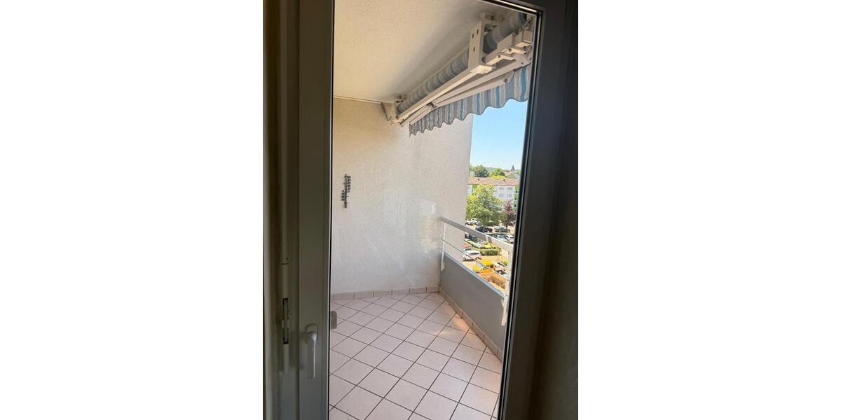 Dachgeschoßwohnung Ludwigsburg Eglosheim - 3.5 Zimmer, 77 m&sup2;, 1.100&euro; | Angebot:27601151