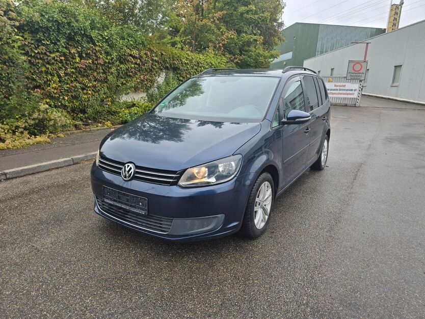VW Touran 195.000 km 6.880 € Möglingen 71696
