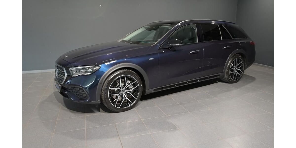 Mercedes-Benz E 300 11.900 km 64.890 € Waiblingen 71332