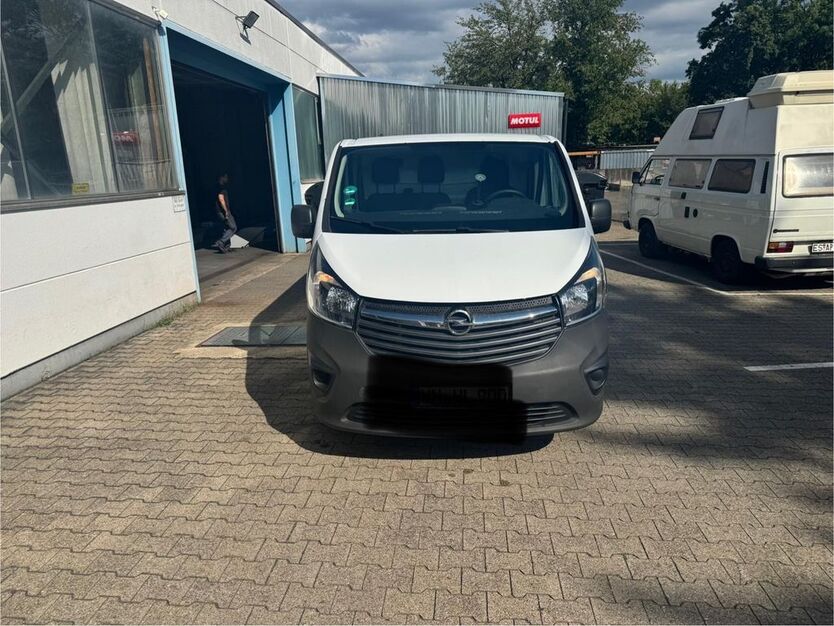 Opel Vivaro 154.000 km 12.590 € Köngen 73257