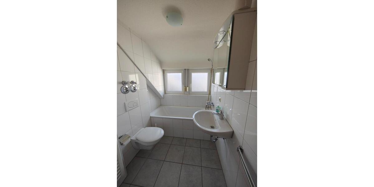 Dachgeschoßwohnung Stuttgart Stuttgart-West - 3 Zimmer, 65 m&sup2;, 690&euro; | Angebot:25972434