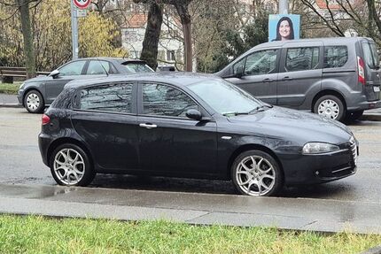 Alfa Romeo 147 118.000 km 2.850 &euro; Stuttgart 70184