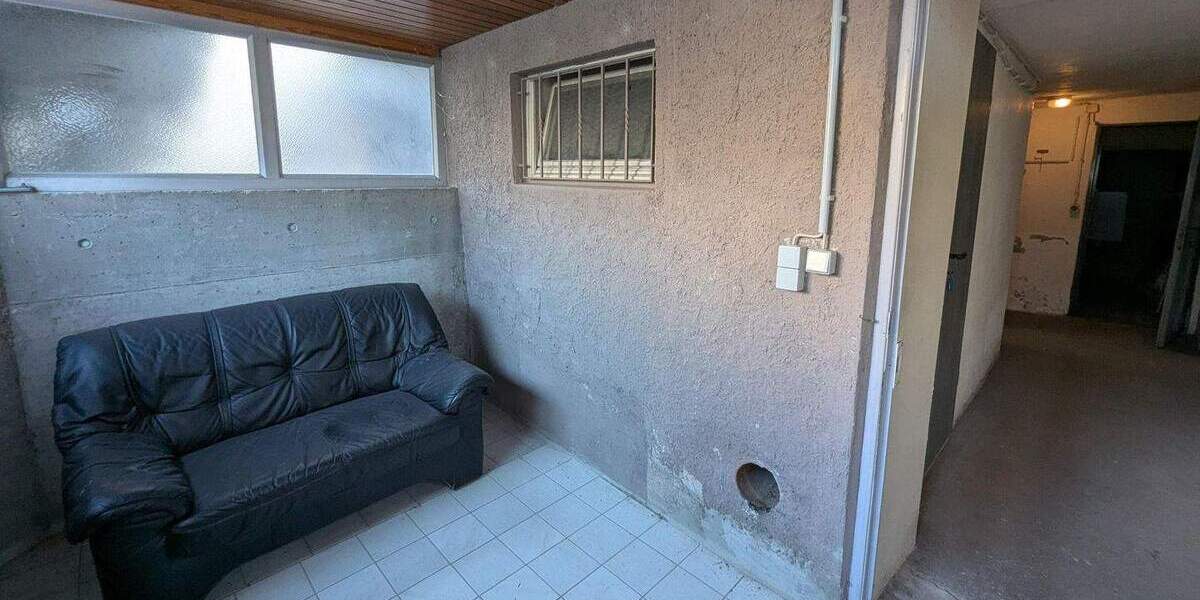 Mehrfamilienhaus, Wohnhaus Böblingen - 9 Zimmer, 178 m&sup2;, 619.000&euro; | Angebot:25862240