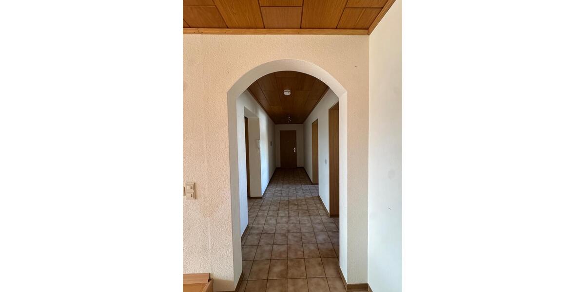 Etagenwohnung Böblingen Dagersheim - 3 Zimmer, 90 m&sup2;, 1.200&euro; | Angebot:27583874