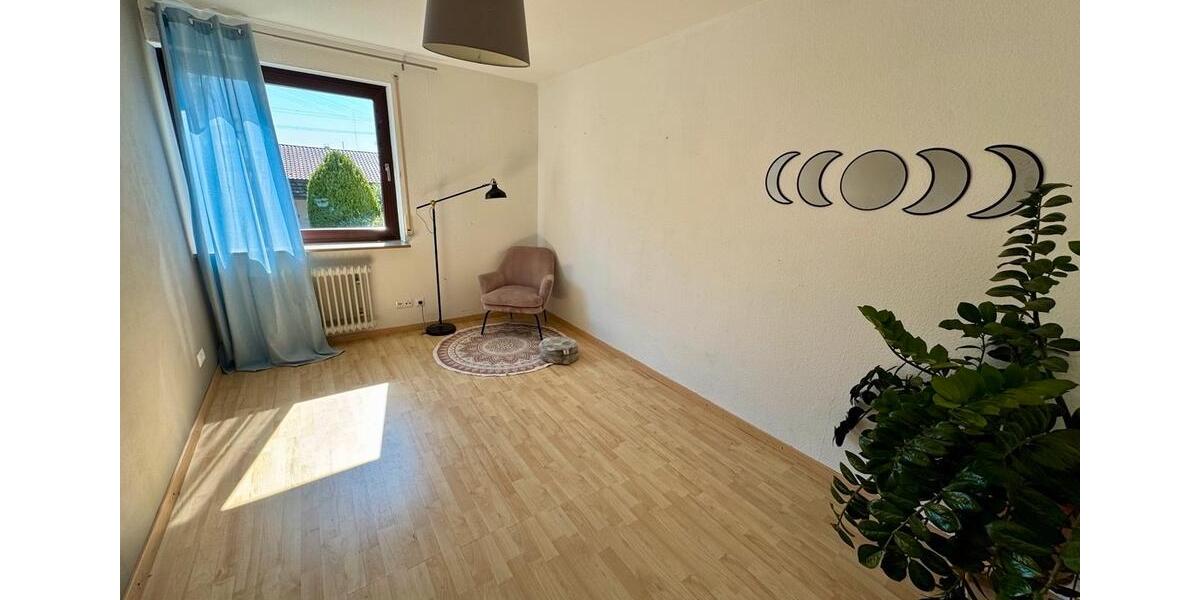 Reihenhaus Sachsenheim - 6.5 Zimmer, 135 m&sup2;, 479.000&euro; | Angebot:27251004