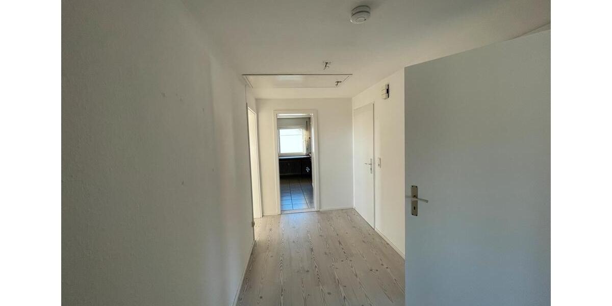 Etagenwohnung Rottenburg am Neckar - 3 Zimmer, 70 m&sup2;, 820&euro; | Angebot:24831877