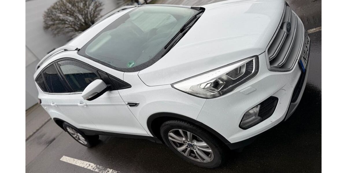 Ford Kuga 63.200 km 13.800 &euro; Neckartailfingen 72666