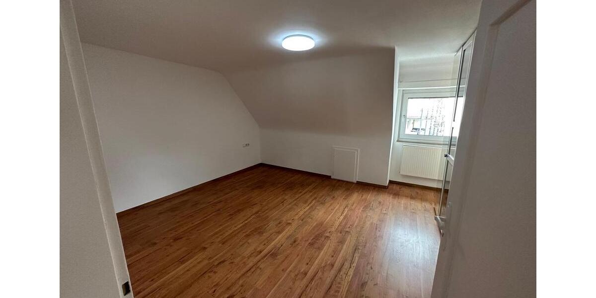 Maisonettenwohnung Esslingen am Neckar Brühl - 5 Zimmer, 125 m&sup2;, 1.650&euro; | Angebot:25843407