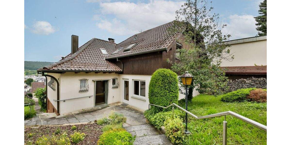 Einfamilienhaus Niefern-Öschelbronn Öschelbronn - 7 Zimmer, 155 m&sup2;, 395.000&euro; | Angebot:24860331
