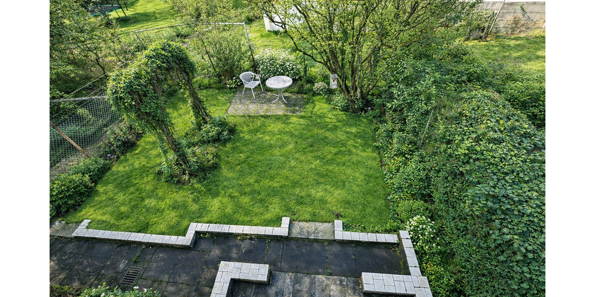 Mehrfamilienhaus, Wohnhaus Stuttgart Degerloch - 8 Zimmer, 181 m&sup2;, 778.000&euro; | Angebot:25836698