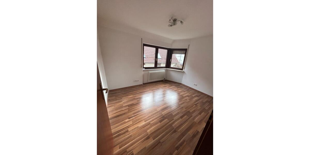 Reihenhaus Renningen - 7 Zimmer, 150 m&sup2;, 655.000&euro; | Angebot:24741224