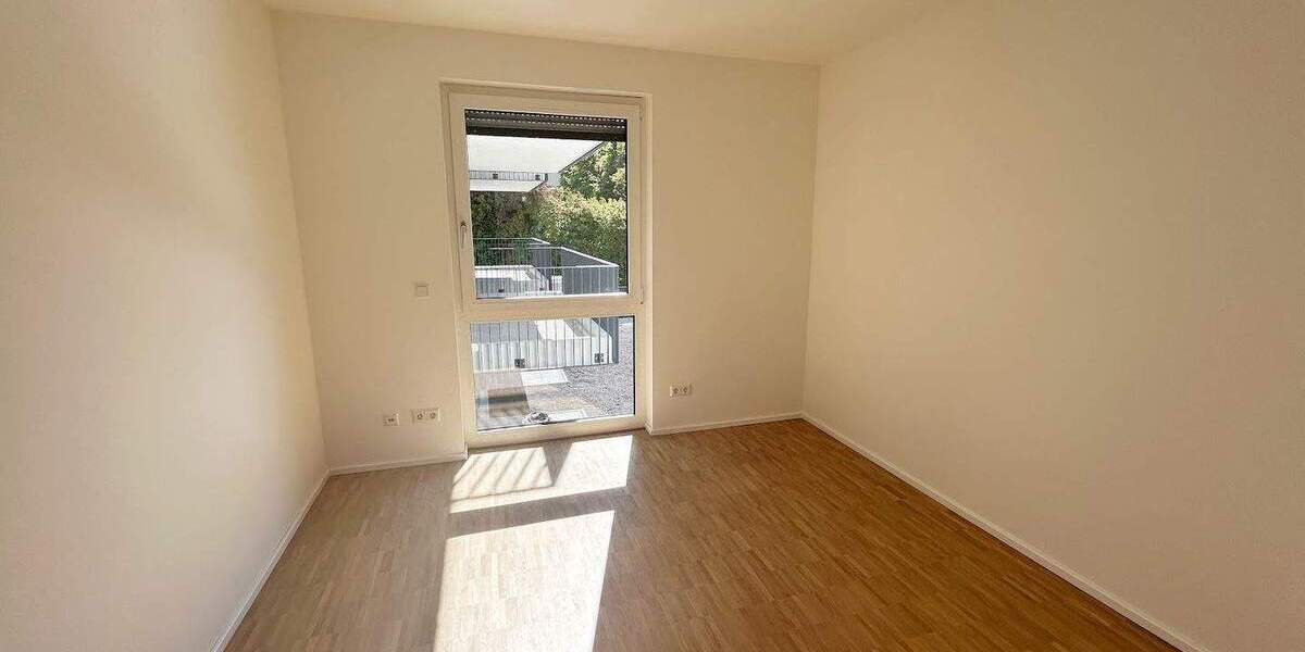 Etagenwohnung Stuttgart Untertürkheim - 4 Zimmer, 104 m&sup2;, 1.690&euro; | Angebot:25677103