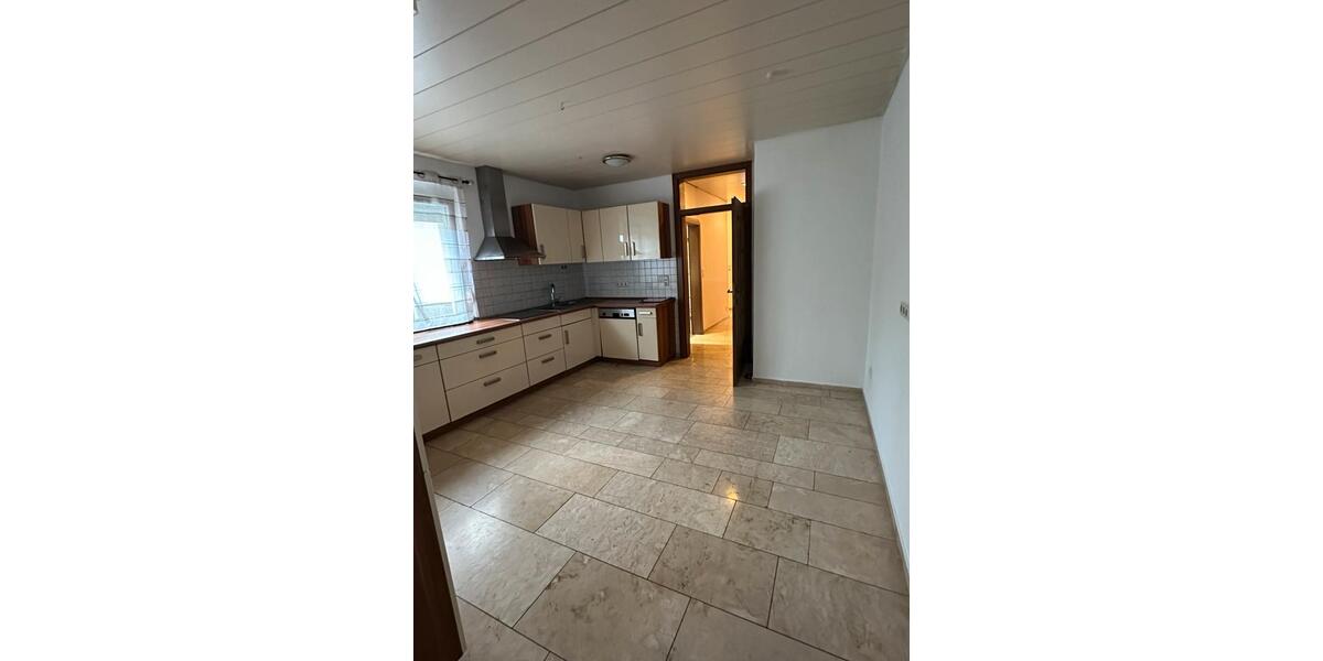 Etagenwohnung Pforzheim Eutingen - 4 Zimmer, 140 m&sup2;, 1.150&euro; | Angebot:27598166