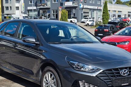 Hyundai i30 12.383 km 17.600 € Leonberg 71229