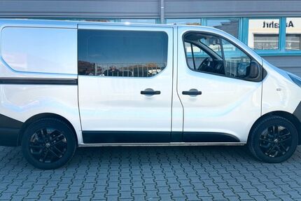 Opel Vivaro 100.000 km 13.999 € Fellbach bei Stuttgart 70736