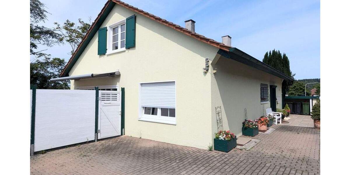 Einfamilienhaus Niefern-Öschelbronn Niefern - 7 Zimmer, 190 m&sup2;, 550.000&euro; | Angebot:25738400