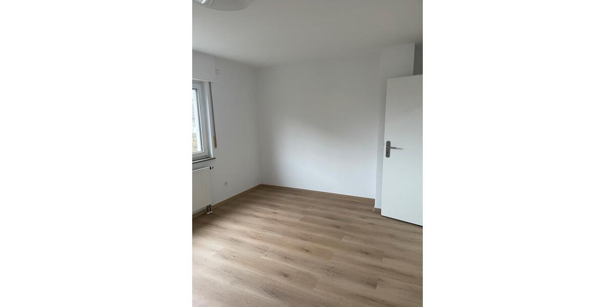 Erdgeschoßwohnung Ditzingen - 3 Zimmer, 70 m&sup2;, 1.200&euro; | Angebot:26404854