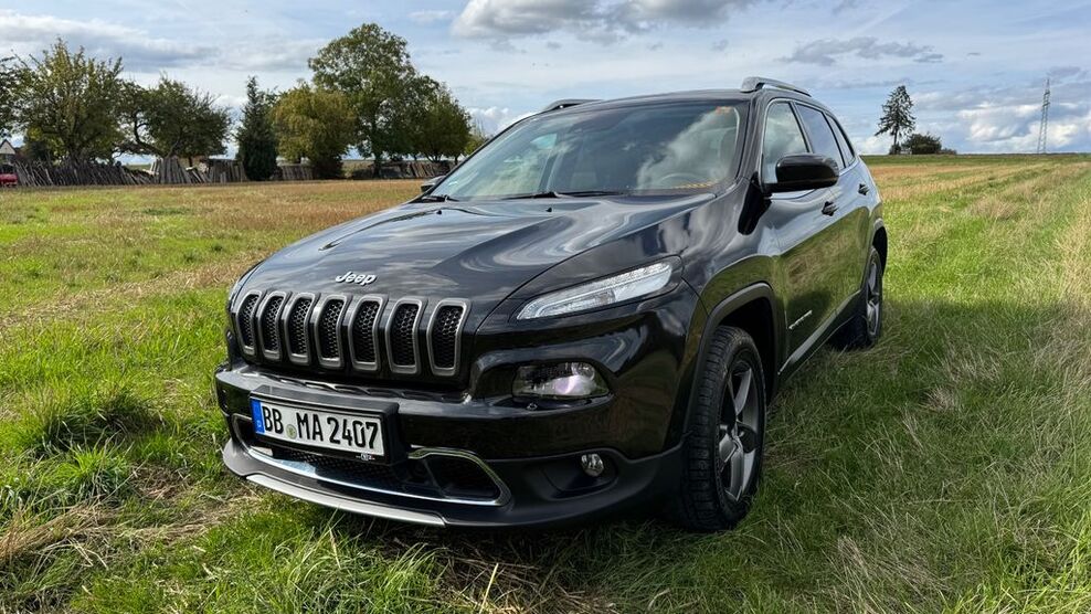 Jeep Cherokee 175.000 km 12.900 € Holzgerlingen 71088