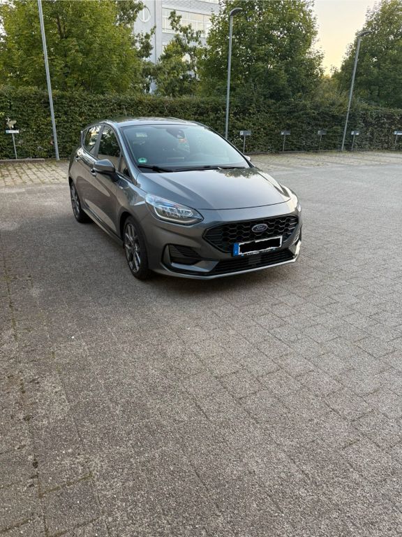 Ford Fiesta 38.000 km 17.290 € Reutlingen 72760